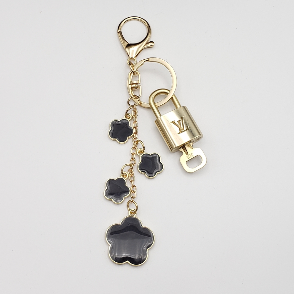 LV Gold Padlock Authentic 🔑 Luxury Bag Charm w/ Unbranded Flower Keychain